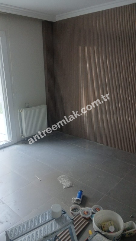 Antre Emlak'tan Satılık Bahçelievler'de Metroya Yakın Doğalgazlı 1+1 Giriş Kat Daire