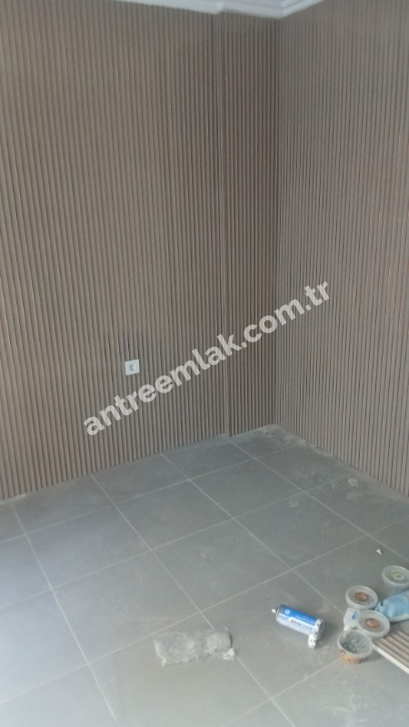 Antre Emlak'tan Satılık Bahçelievler'de Metroya Yakın Doğalgazlı 1+1 Giriş Kat Daire