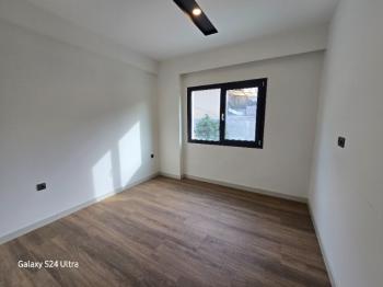 KUŞADASINDA DOGALĞAZLI HAVUZLU SATILIK 2+1DAİRE