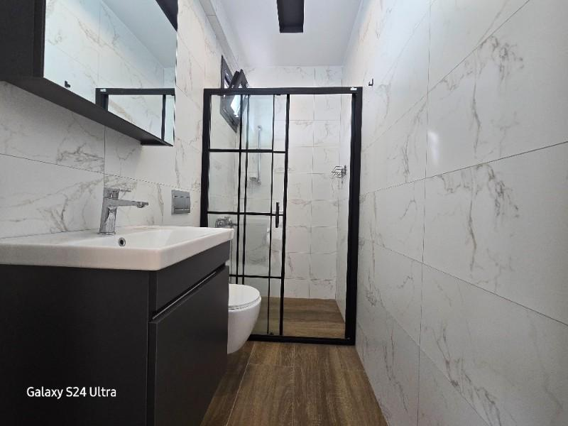 KUŞADASINDA DOGALĞAZLI HAVUZLU SATILIK 2+1DAİRE