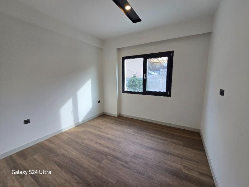 KUŞADASINDA DOGALĞAZLI HAVUZLU SATILIK 2+1DAİRE