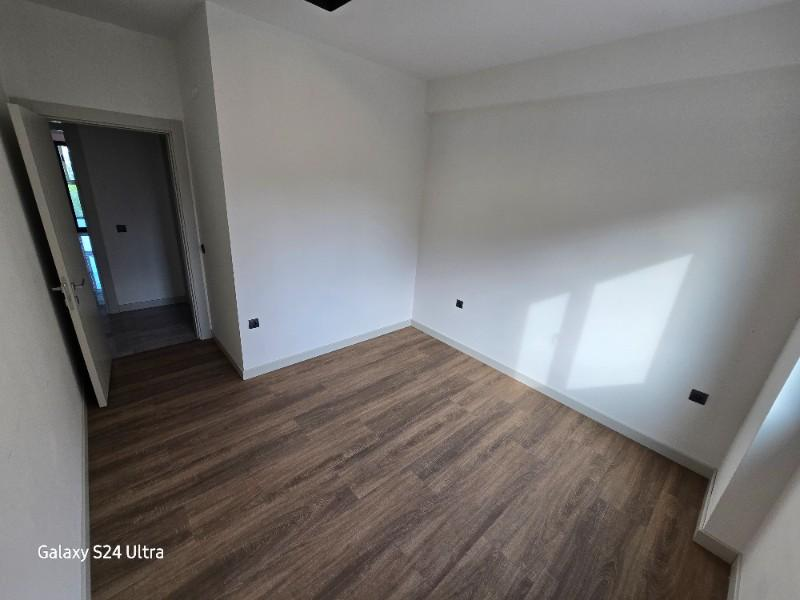 KUŞADASINDA DOGALĞAZLI HAVUZLU SATILIK 2+1DAİRE