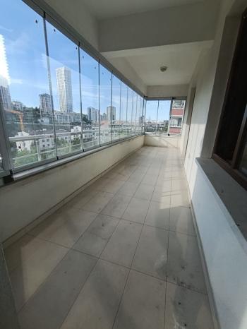 Güvenlikli Sitede Kiralık 4+1 Daire