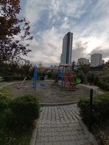 Güvenlikli Sitede Kiralık 4+1 Daire