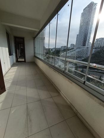 Güvenlikli Sitede Kiralık 4+1 Daire