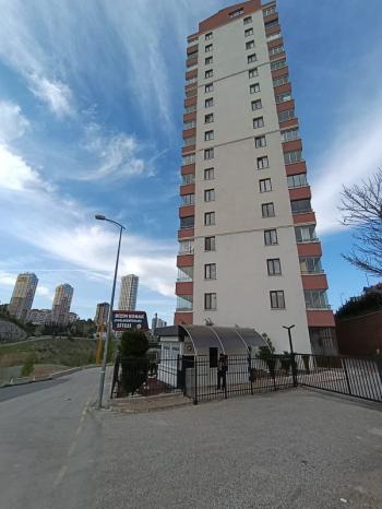 Güvenlikli Sitede Kiralık 4+1 Daire