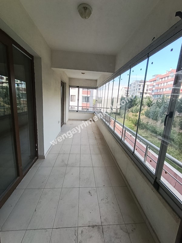 Güvenlikli Sitede Kiralık 4+1 Daire