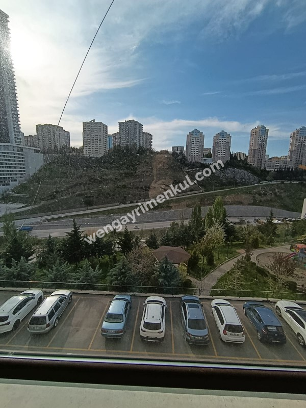 Güvenlikli Sitede Kiralık 4+1 Daire