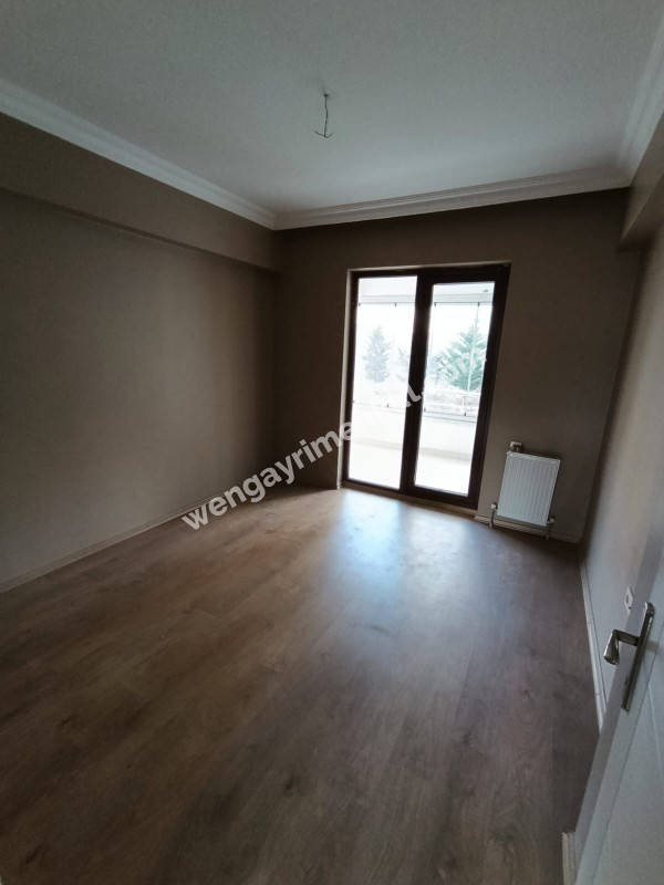 Güvenlikli Sitede Kiralık 4+1 Daire