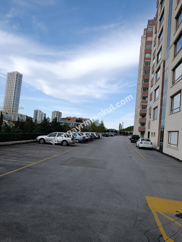 Güvenlikli Sitede Kiralık 4+1 Daire