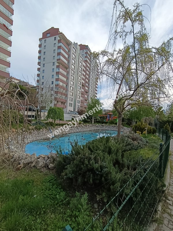 Güvenlikli Sitede Kiralık 4+1 Daire