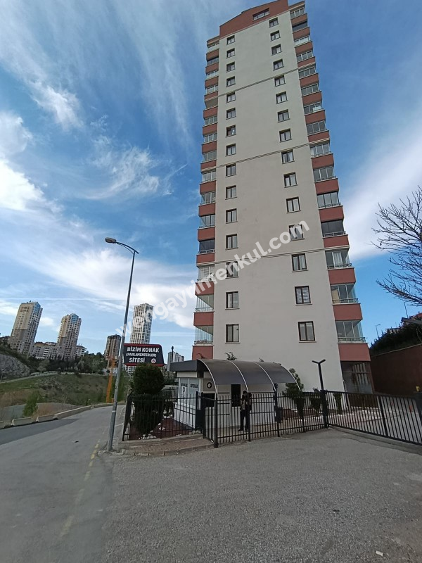 Güvenlikli Sitede Kiralık 4+1 Daire