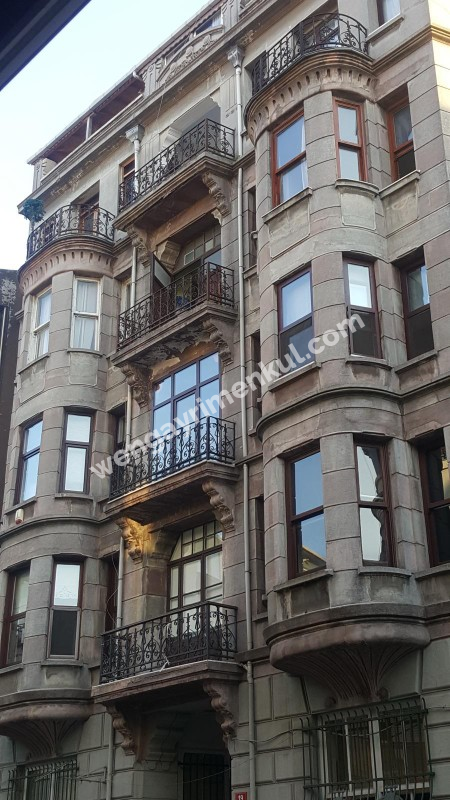 TEVFİK TURA APT 1+0 50 m2 EŞYALI KİRALIK ÇATI KATI DAİRE