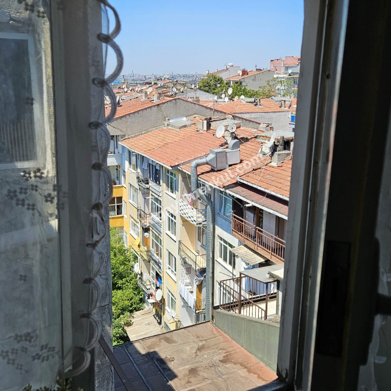 TEVFİK TURA APT 1+0 50 m2 EŞYALI KİRALIK ÇATI KATI DAİRE