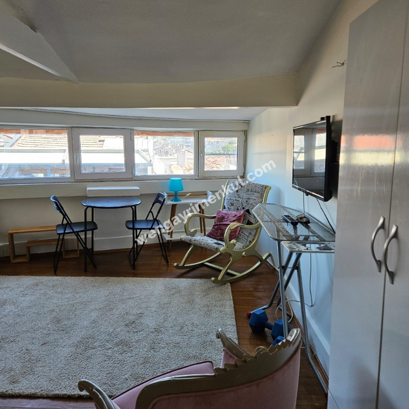 TEVFİK TURA APT 1+0 50 m2 EŞYALI KİRALIK ÇATI KATI DAİRE