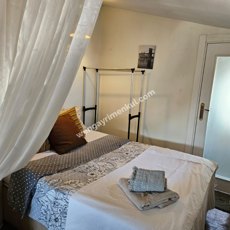 TEVFİK TURA APT 1+0 50 m2 EŞYALI KİRALIK ÇATI KATI DAİRE