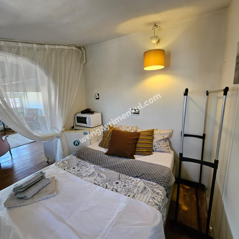 TEVFİK TURA APT 1+0 50 m2 EŞYALI KİRALIK ÇATI KATI DAİRE