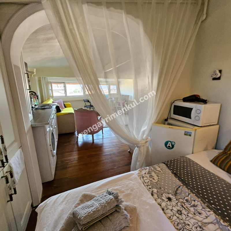 TEVFİK TURA APT 1+0 50 m2 EŞYALI KİRALIK ÇATI KATI DAİRE