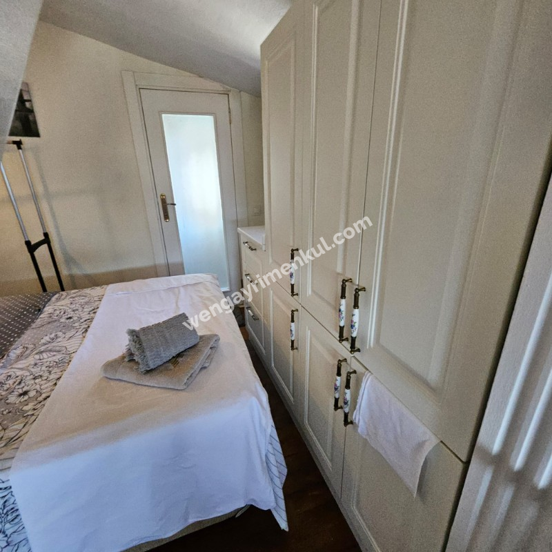 TEVFİK TURA APT 1+0 50 m2 EŞYALI KİRALIK ÇATI KATI DAİRE