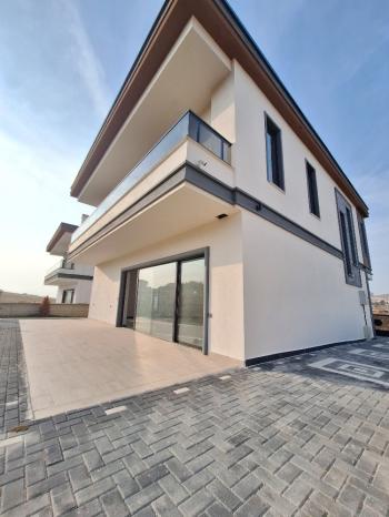 GÜVENAY - ÇORUM BUHARA SİLMKENT MEVKİİ SATILIK 5+1 LÜKS VİLLA