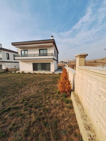 GÜVENAY - ÇORUM BUHARA SİLMKENT MEVKİİ SATILIK 5+1 LÜKS VİLLA
