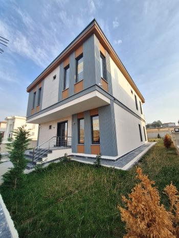 GÜVENAY - ÇORUM BUHARA SİLMKENT MEVKİİ SATILIK 5+1 LÜKS VİLLA