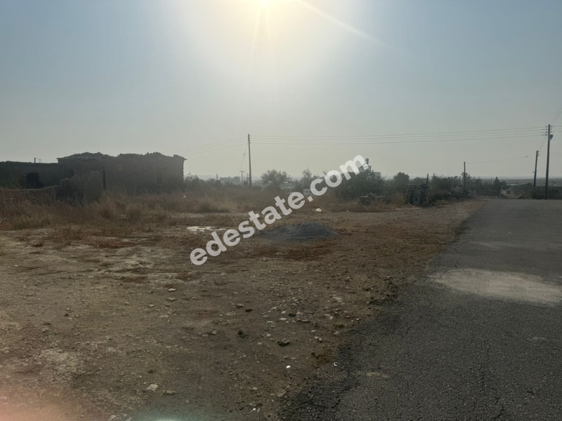 Lefkoşa Balıkesir Bölgesinde Satılık TÜRK KOÇANLI KÖŞE Arsa 