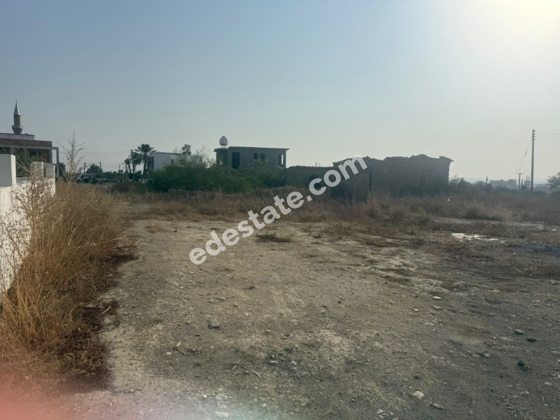 Lefkoşa Balıkesir Bölgesinde Satılık TÜRK KOÇANLI KÖŞE Arsa 