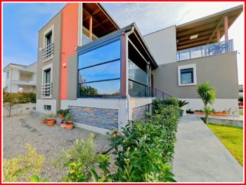 Didim'de Satılık Kapalı Otoparklı Müstakil Villa - 620m2 Arsa