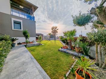 Didim'de Satılık Kapalı Otoparklı Müstakil Villa - 620m2 Arsa