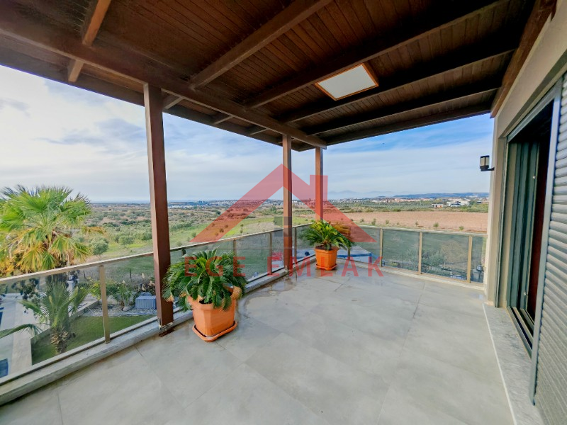 Didim'de Satılık Kapalı Otoparklı Müstakil Villa - 620m2 Arsa