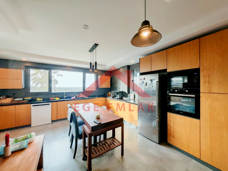 Didim'de Satılık Kapalı Otoparklı Müstakil Villa - 620m2 Arsa