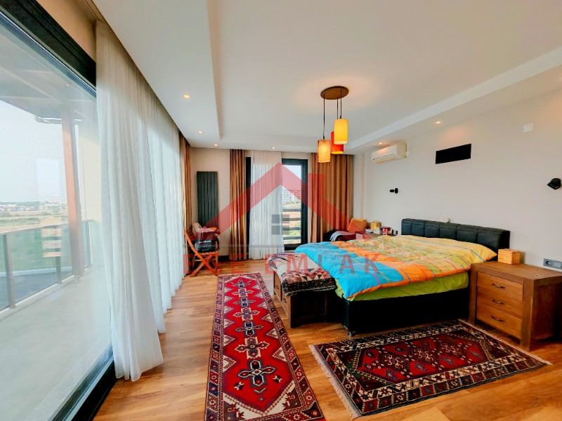 Didim'de Satılık Kapalı Otoparklı Müstakil Villa - 620m2 Arsa