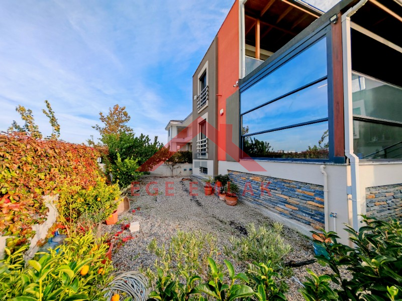 Didim'de Satılık Kapalı Otoparklı Müstakil Villa - 620m2 Arsa