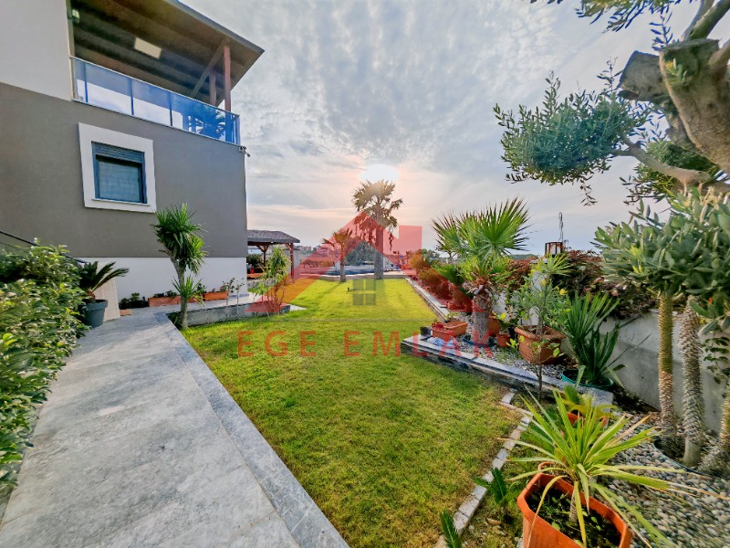 Didim'de Satılık Kapalı Otoparklı Müstakil Villa - 620m2 Arsa