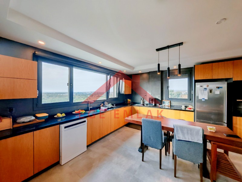 Didim'de Satılık Kapalı Otoparklı Müstakil Villa - 620m2 Arsa