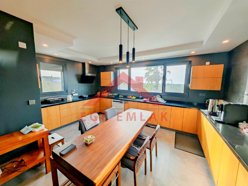 Didim'de Satılık Kapalı Otoparklı Müstakil Villa - 620m2 Arsa