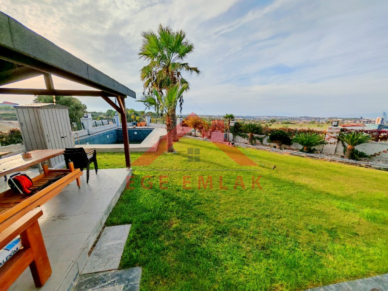 Didim'de Satılık Kapalı Otoparklı Müstakil Villa - 620m2 Arsa