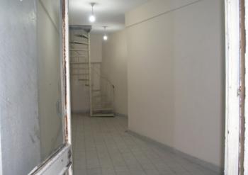 Kastelli iş merkezinde 42 M2 depo&dukkan