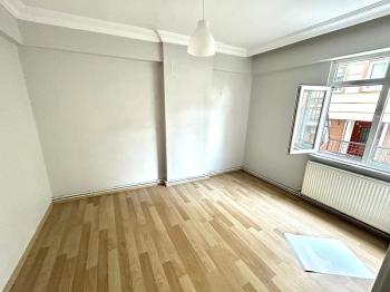 Kağıthane Çeliktepe'de 3+1 Balkonlu Boş Satılık Daire