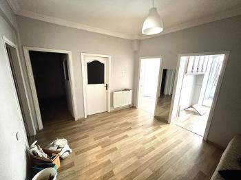 Kağıthane Çeliktepe'de 3+1 Balkonlu Boş Satılık Daire