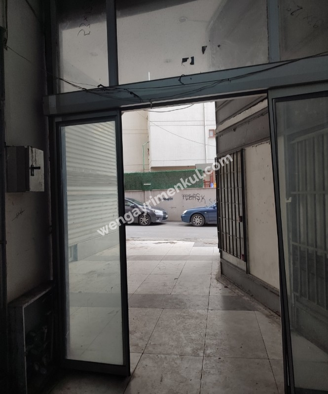 Kastelli iş merkezinde 42 M2 depo&dukkan