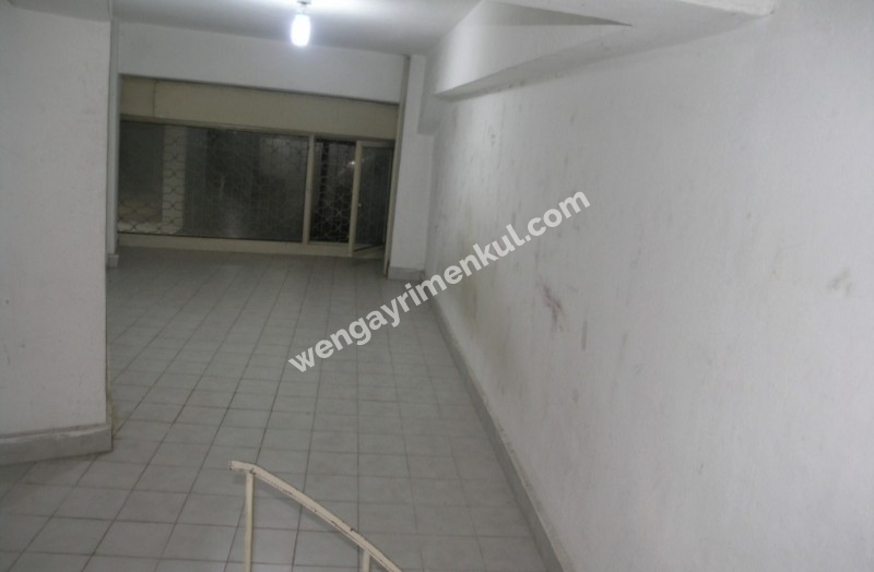 Kastelli iş merkezinde 42 M2 depo&dukkan