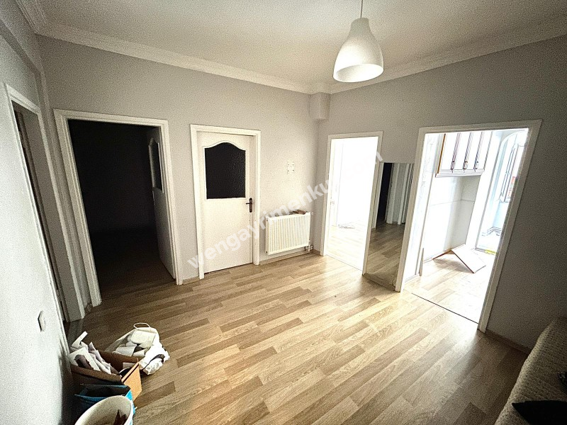 Kağıthane Çeliktepe'de 3+1 Balkonlu Boş Satılık Daire