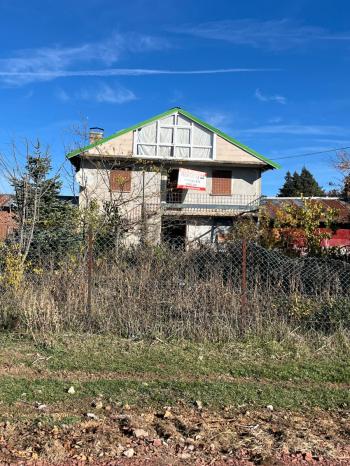 RUMŞAH YAYLASINDA SATILIK EV VE ARSA