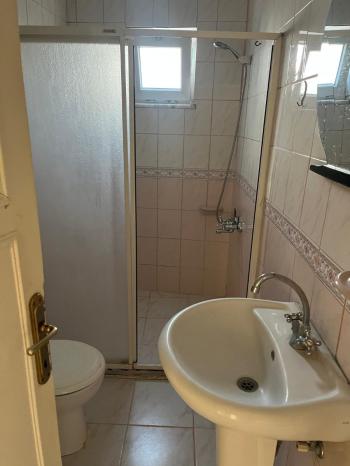 YENİ CAMİİ KARŞISINDA CADDE ÜZERİNDE KİRALIK ARAKAT 2+1 DAİRE