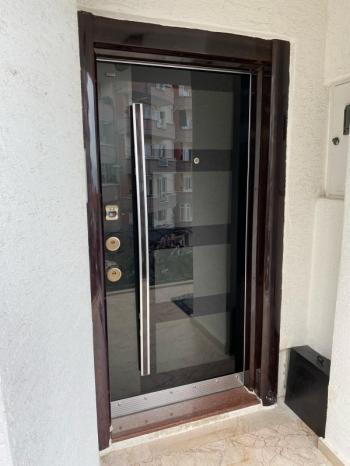 EMLAK HABERCİSİ' NDEN MUDANYA ÖMERBEY 'DE SİTEİÇİ DENİZ MANZARALI İÇİ ÖZEL YAPIM  3 KATLI VİLLA