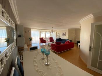 EMLAK HABERCİSİ' NDEN MUDANYA ÖMERBEY 'DE SİTEİÇİ DENİZ MANZARALI İÇİ ÖZEL YAPIM  3 KATLI VİLLA