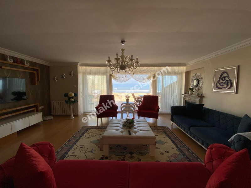 EMLAK HABERCİSİ' NDEN MUDANYA ÖMERBEY 'DE SİTEİÇİ DENİZ MANZARALI İÇİ ÖZEL YAPIM  3 KATLI VİLLA