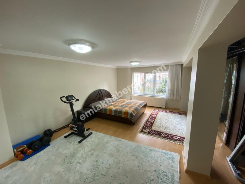 EMLAK HABERCİSİ' NDEN MUDANYA ÖMERBEY 'DE SİTEİÇİ DENİZ MANZARALI İÇİ ÖZEL YAPIM  3 KATLI VİLLA